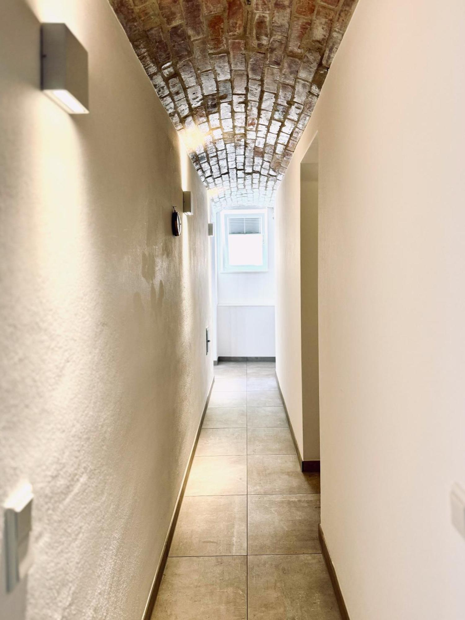 Cosy Castle - Charmanter Souterrain Altbau Apartment *